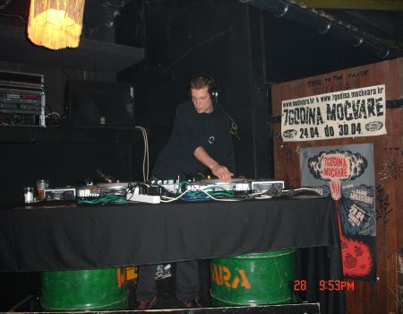[ DJ Jeb'ga, Jungle X-otic stage ]
