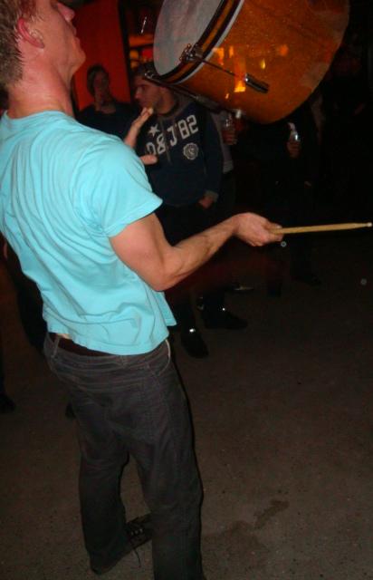 [ travis chance (žongler s bubnjem) @ kset 09/12/2009 ]