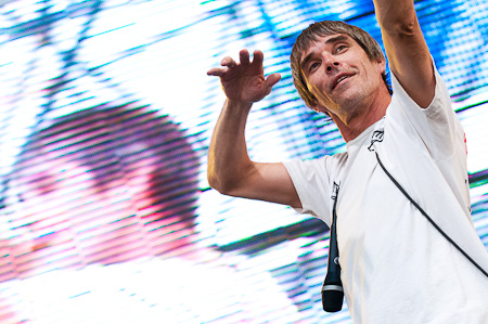 [ Ian Brown @ Baant Pohoda 2010 festival, 8>10/7/2010, Trenn Airport, Trenn (Slovaka) ]