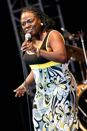 [ Sharon Jones & The Dap-Kings @ Baant Pohoda 2010 festival, 8>10/7/2010, Trenn Airport, Trenn (Slovaka) ]