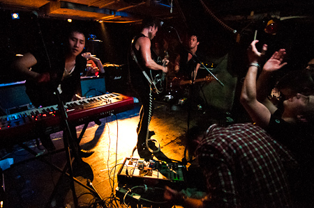 [ The Airborne Toxic Event, 22/02/2011 @ White Trash Fast Food, Berlin (D) ]