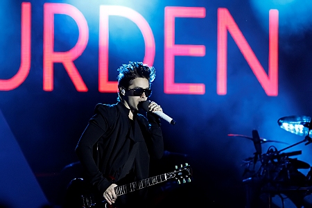 [ 30 seconds to mars ]