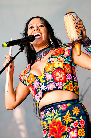 [ Lila Downs @ Baant Pohoda 2011 festival, 7>9/7/2011 @ Trenn Airport, Trenn (Slovaka) ]