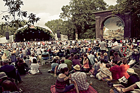 [ Garden stage i mala viktorijanska pozornica ]