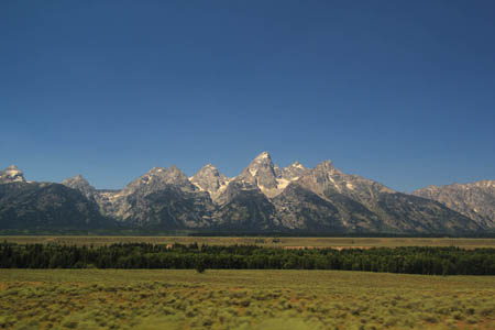 [ Pogled na Grand Teton iz prerije Wyominga ]