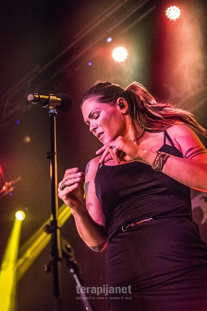 [ beth hart ]