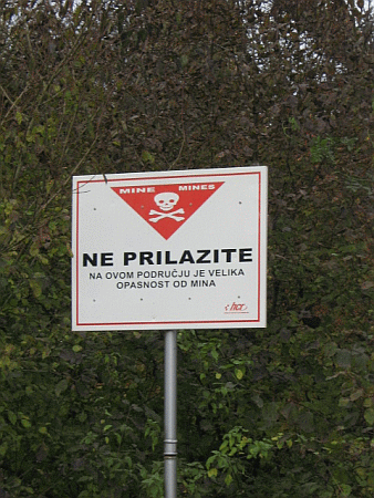 [ minirani znak na Zrinskoj gori, 28.X 2006. ]