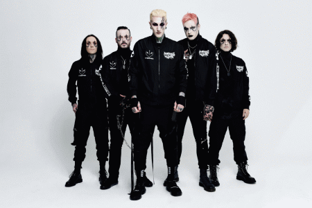 [ Motionless In White - Chris 'Motionless' Cerulli u sredini ]