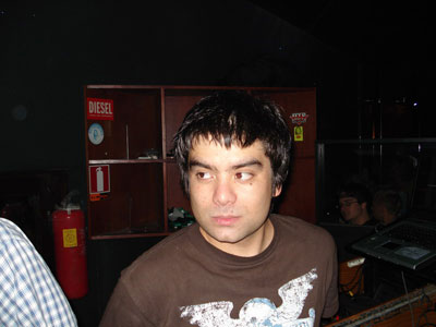 [ Vizitor ]