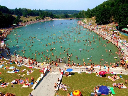 [ Pogled na Ferragosto izdaleka ]